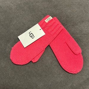 Girls UGG Mittens - 4-6